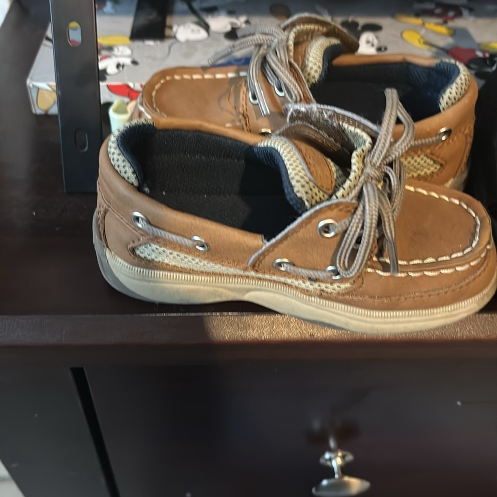 Sperry - Picture 2 of 2